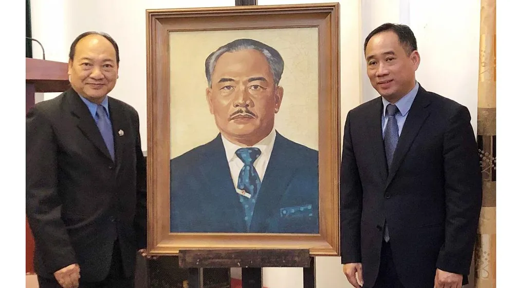 Phục chế thành công 4 tác phẩm mỹ thuật của Lào