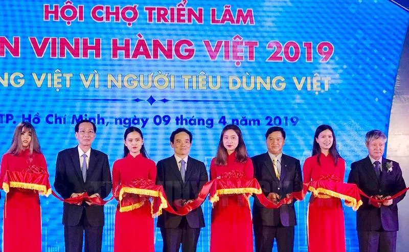 Khai mạc Hội chợ triển lãm “Tôn vinh hàng Việt 2019”