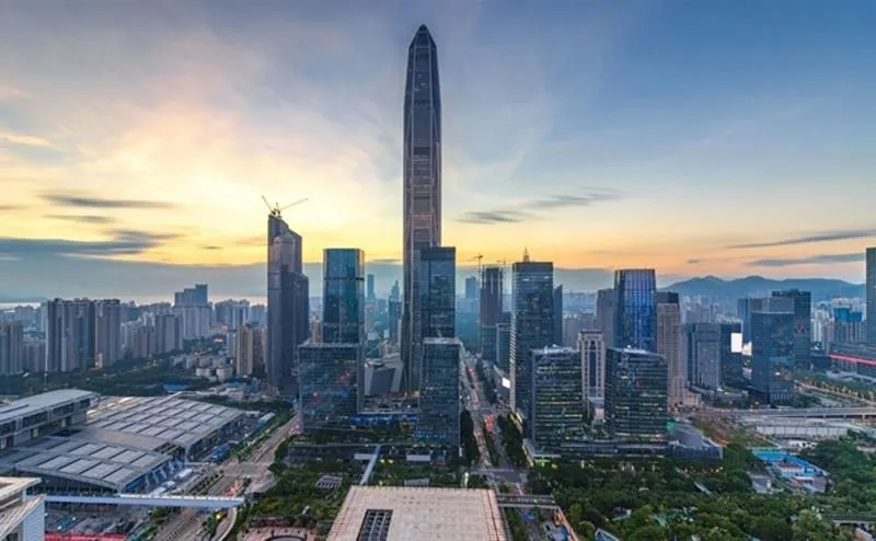Thâm Quyến hiện là bến cảng bận rộn thứ 3 thế giới trong khi sàn chứng khoán ở thành phố này lớn thứ 22 toàn cầu. Nguồn: Los Angeles Times