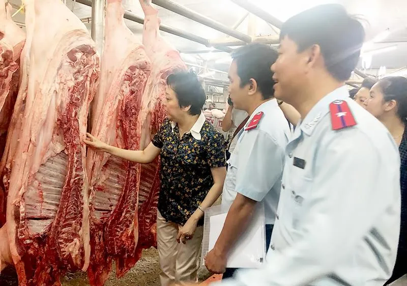 Tạm ứng khoảng 1.200 tỷ đồng hỗ trợ dân có heo bị dịch