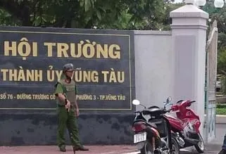 Bắt đối tượng ném bom xăng vào hội trường Thành ủy Vũng Tàu