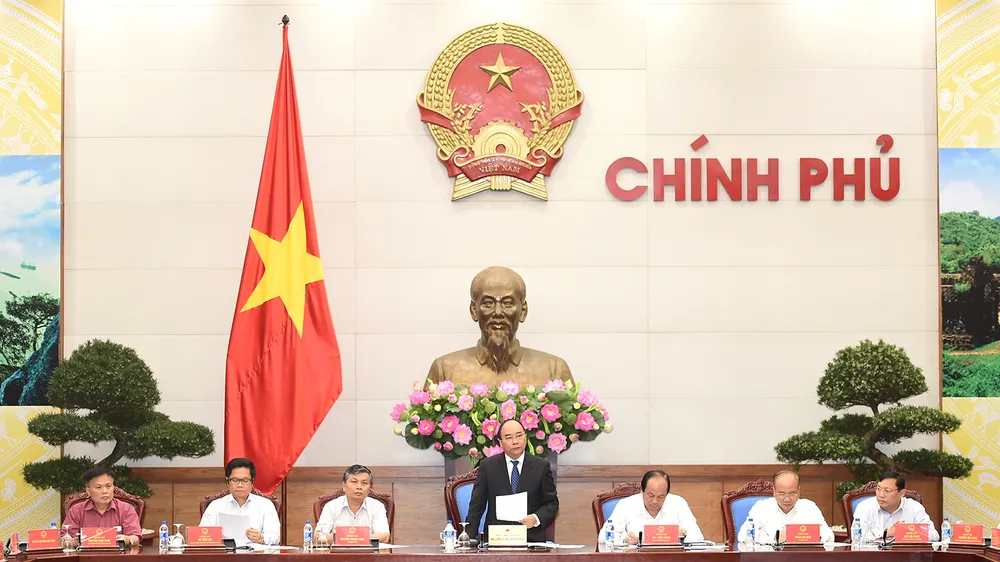 Thủ tướng Nguyễn Xuân Phúc chủ trì buổi làm việc với Hội đồng tư vấn cải cách thủ tục hành chính và Cục Kiểm soát thủ tục hành chính - Ảnh: VGP