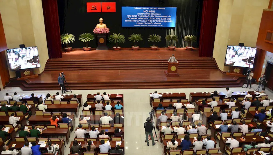 Người đứng đầu phải có tác phong khoa học, dân chủ