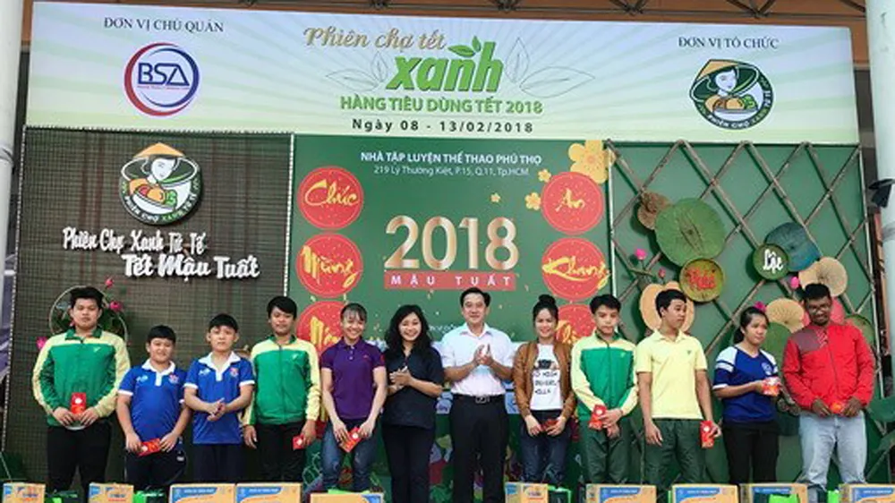 Khai mạc phiên chợ tết xanh - hàng tiêu dùng 2018