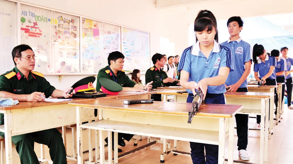 Học sinh trên địa bàn TPHCM tham gia hội thi về quốc phòng và an ninh
