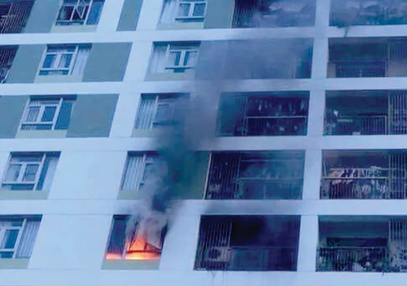 Lửa phát ra tại một căn hộ ở tầng 8 của block A chung cư 
