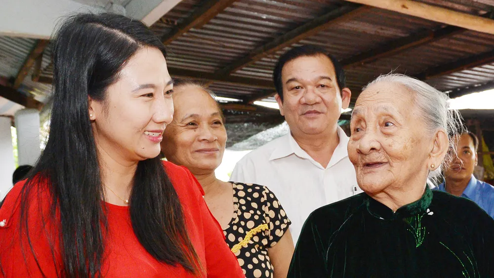 Điểm sáng trong công tác cán bộ tại TPHCM - Bài 3: Ấn tượng cán bộ lãnh đạo, quản lý nữ