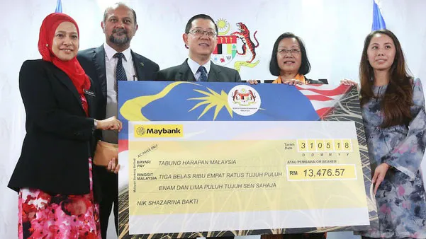 Người Malaysia góp gần 2 triệu USD để trả nợ công