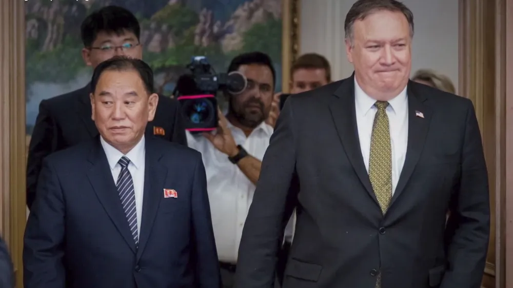 Ngoại trưởng Mỹ Mike Pompeo và Phó Chủ tịch Đảng Lao động Triều Tiên Kim Yong-chol. Ảnh: REUTERS 