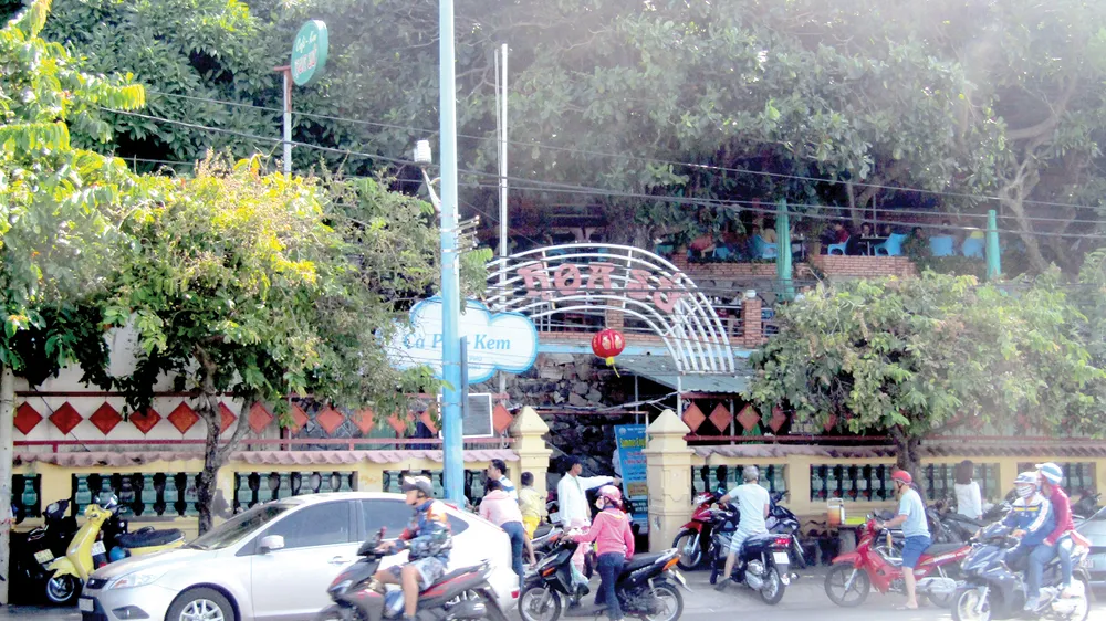 Các quán cà phê trong KDT Bạch Dinh