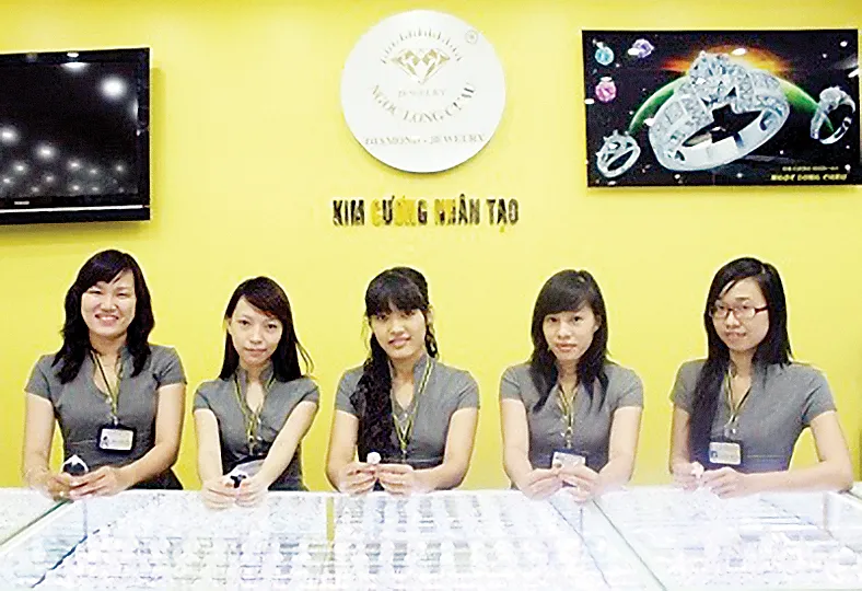 Bộ sưu tập kim cương nhân tạo 2018 Canary - Diva