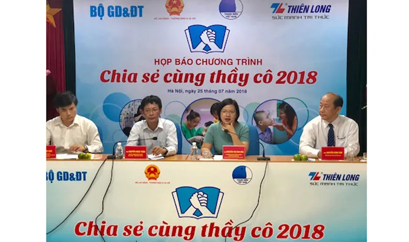 Họp báo chương trình "Chia sẻ cùng thầy cô" năm 2018. Ảnh: VGP