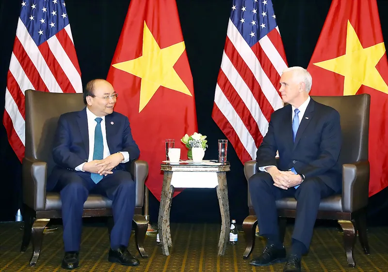 Thủ tướng Nguyễn Xuân Phúc gặp Phó Tổng thống Hoa Kỳ Mike Pence. Ảnh: TTXVN
