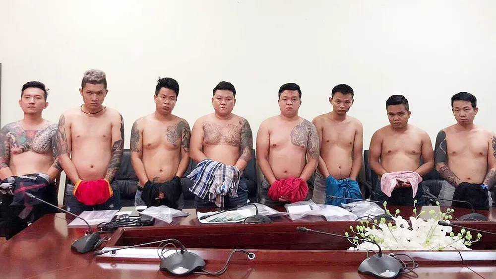 Khởi tố 12 bị can trong đường dây tổ chức cá độ trên mạng