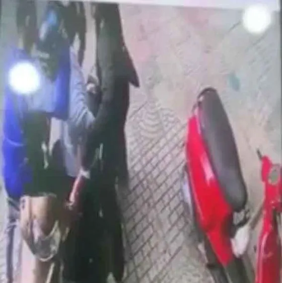 Ông Đoàn nhận hối lộ bị bắt quả tang. 