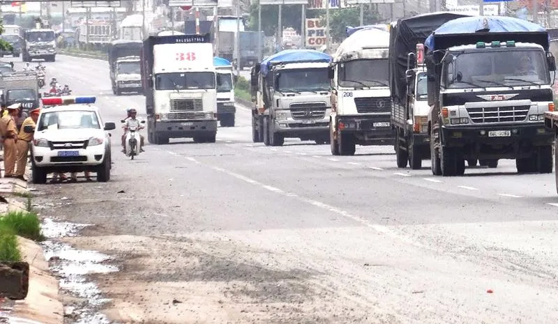 Đồng Nai mở đợt cao điểm xử lý xe quá tải