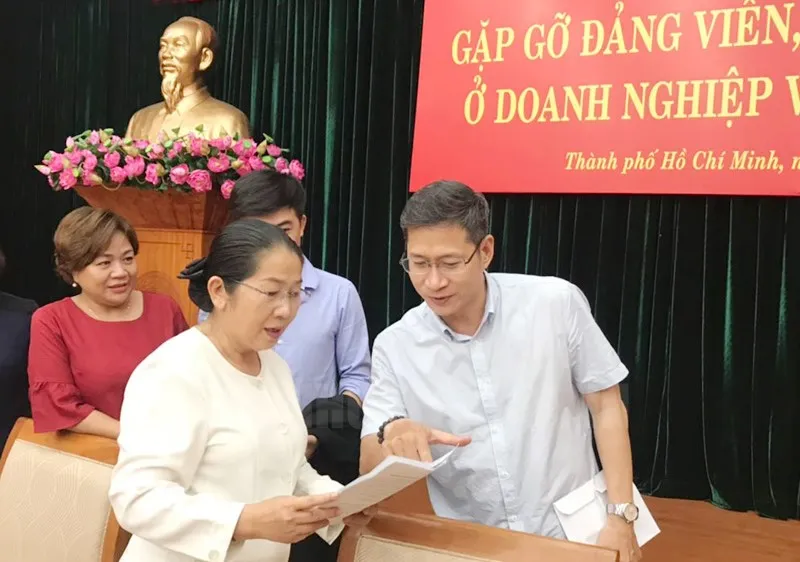 Đồng chí Võ Thị Dung , Phó Bí thư Thành ủy TPHCM trao đổi với các đại biểu tại buổi gặp gỡ. Ảnh: hcmcpv
