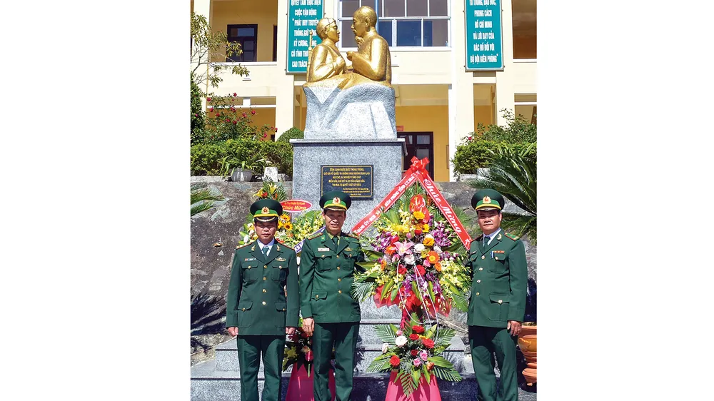 Quang cảnh lễ khánh thành tượng đài “Bác Hồ với chiến sĩ biên phòng”