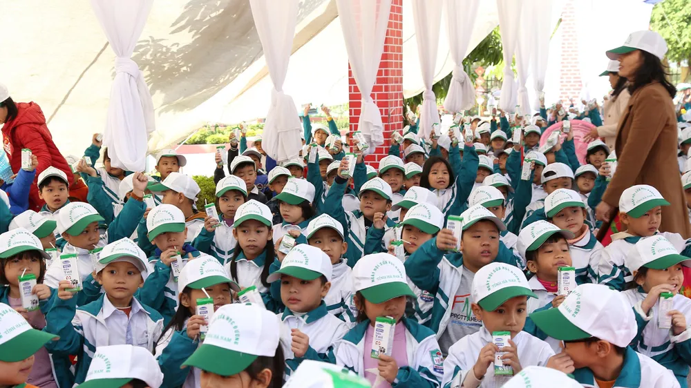 Bộ Y tế cho phép bổ sung 21 vi chất dinh dưỡng vào sữa học đường