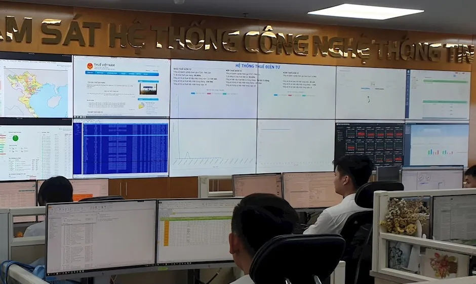 Giám sát việc nộp thuế trên hệ thống điện tử. Ảnh: hcmcpv