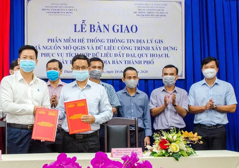 Quang cảnh công bố Phần mềm hệ thống thông tin địa lý GIS mã nguồn mở phục vụ quản lý dữ liệu công trình xây dựng. Ảnh: VIỆT DŨNG