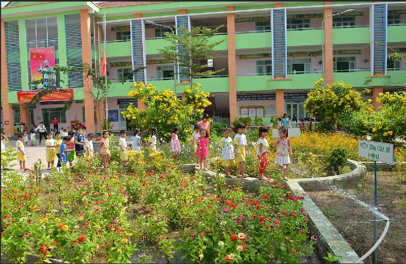 Các em được học trong ngôi trường khang trang đạt chuẩn ở Củ Chi. Ảnh: VIỆT DŨNG