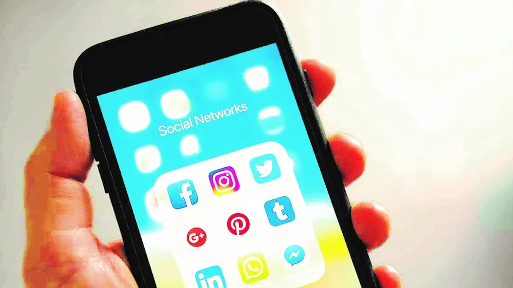 Ứng dụng Twitter và Facebook trên điện thoại thông minh 