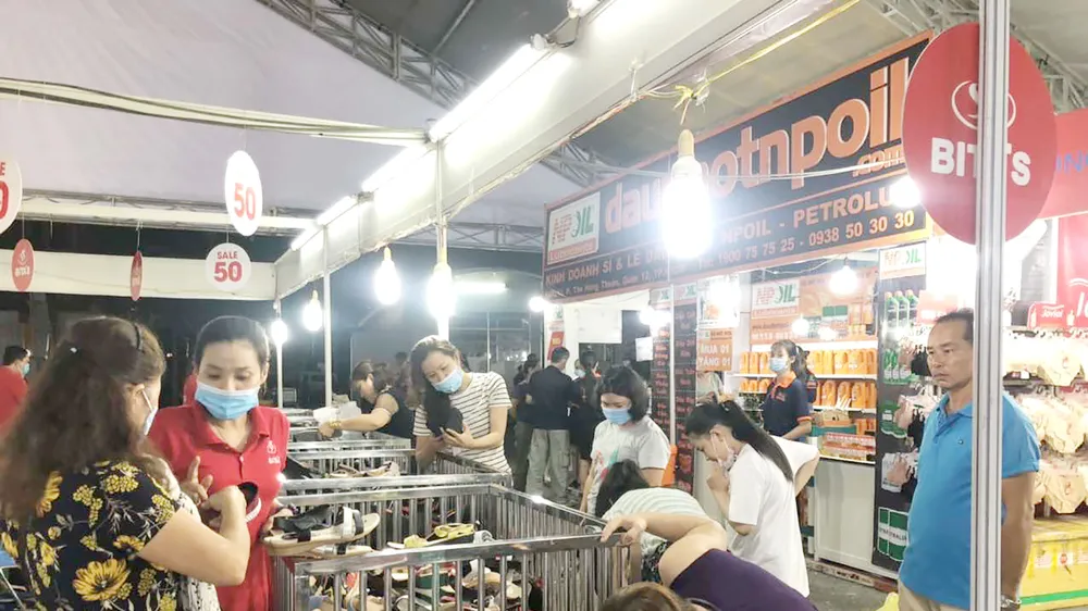 Hội chợ hàng Việt tại TPHCM thu hút người tiêu dùng