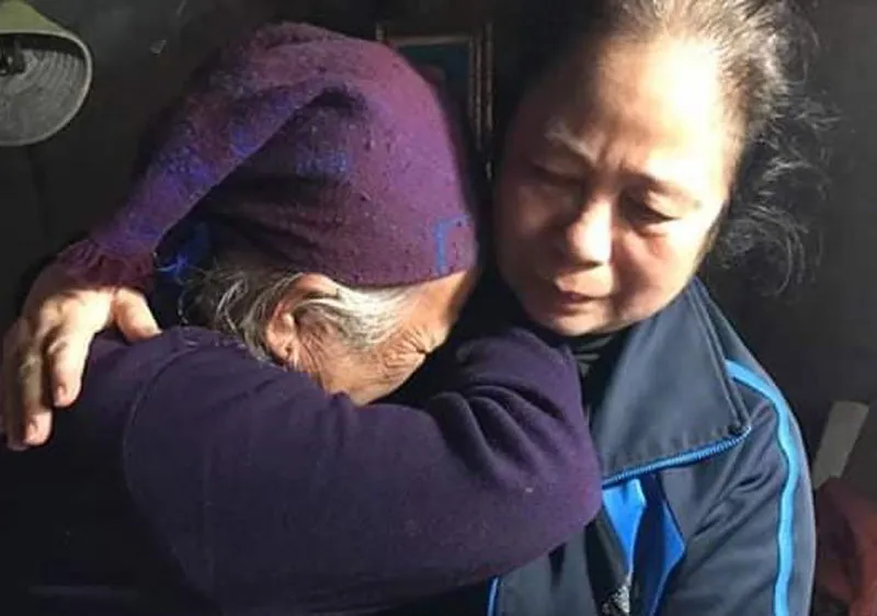 Mang yêu thương đến với người già