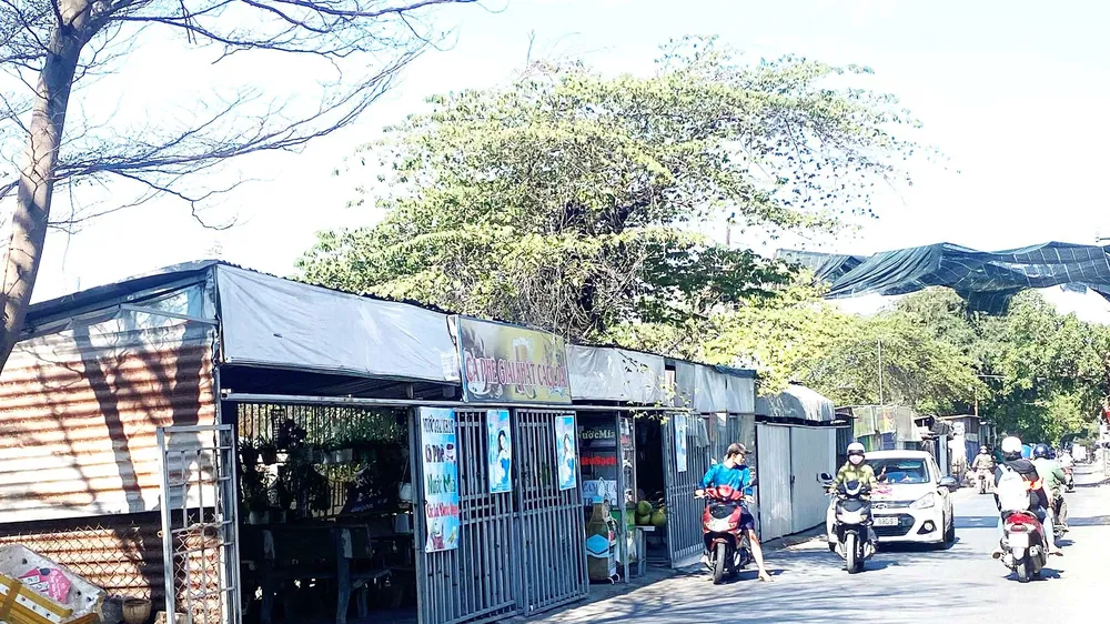 Hàng chục kiốt lấn chiếm hành lang an toàn đường sắt đoạn đi qua phường Hố Nai, TP Biên Hòa