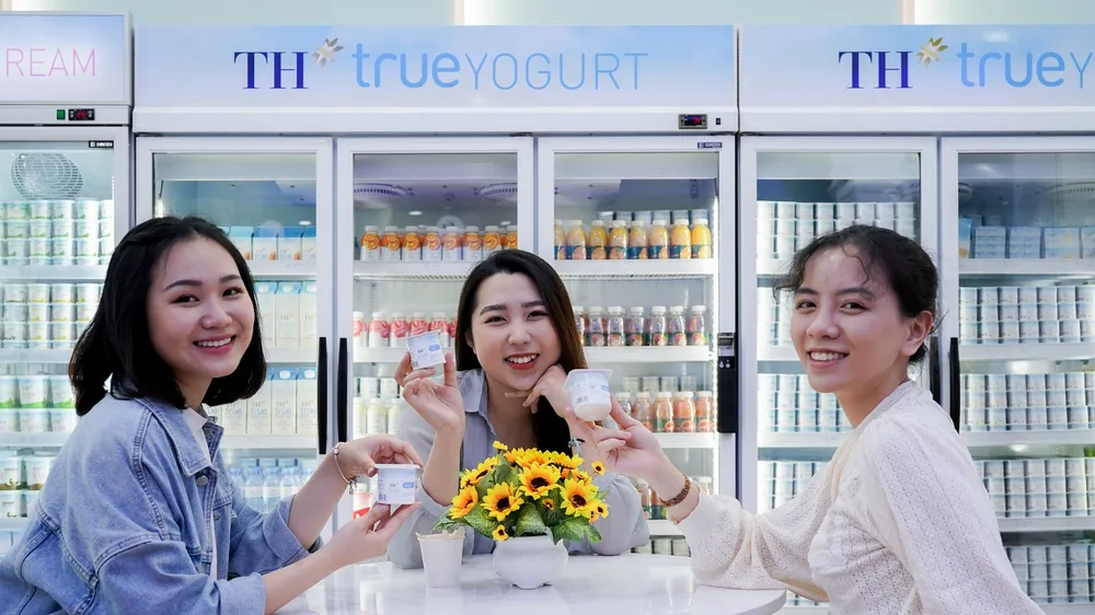Sữa chua mới của TH: Ít đường hơn, ngon thanh nhẹ