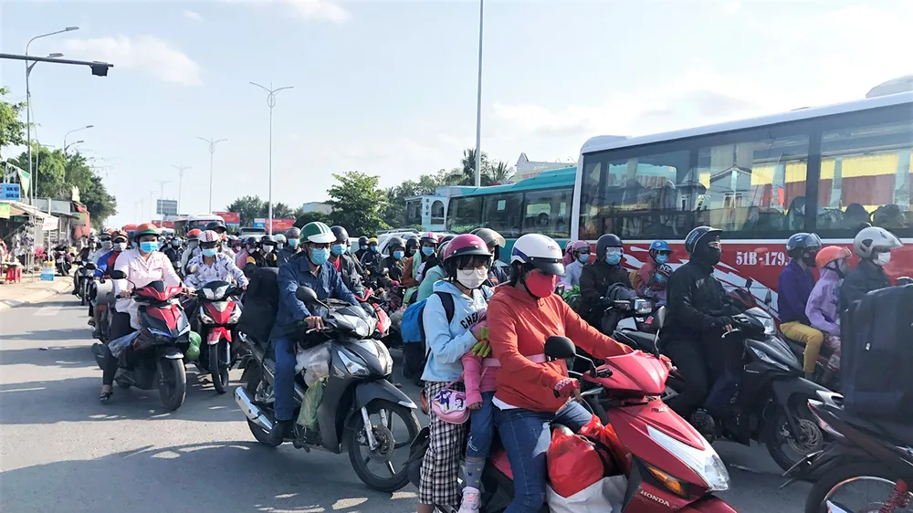 Đi lại dịp lễ 30-4 và 1-5: Hy vọng thông thoáng