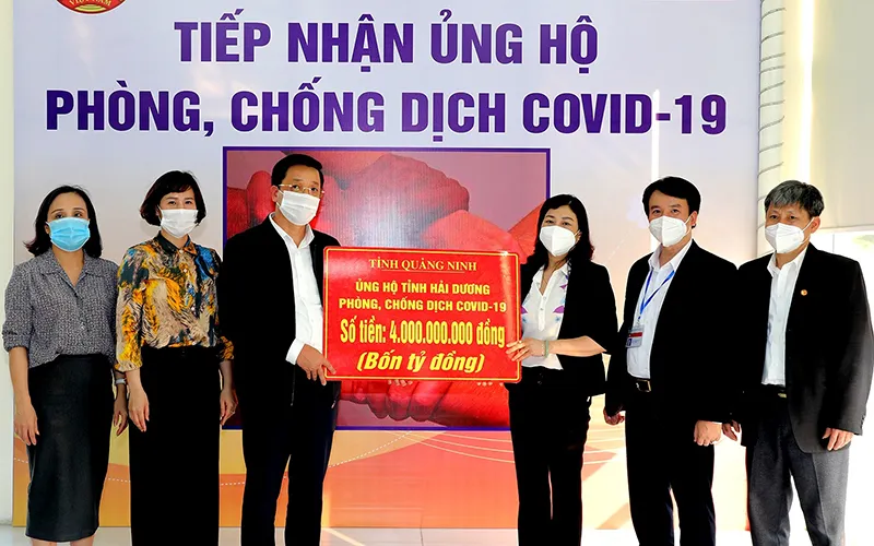 Tiếp tục ủng hộ phòng chống dịch Covid-19
