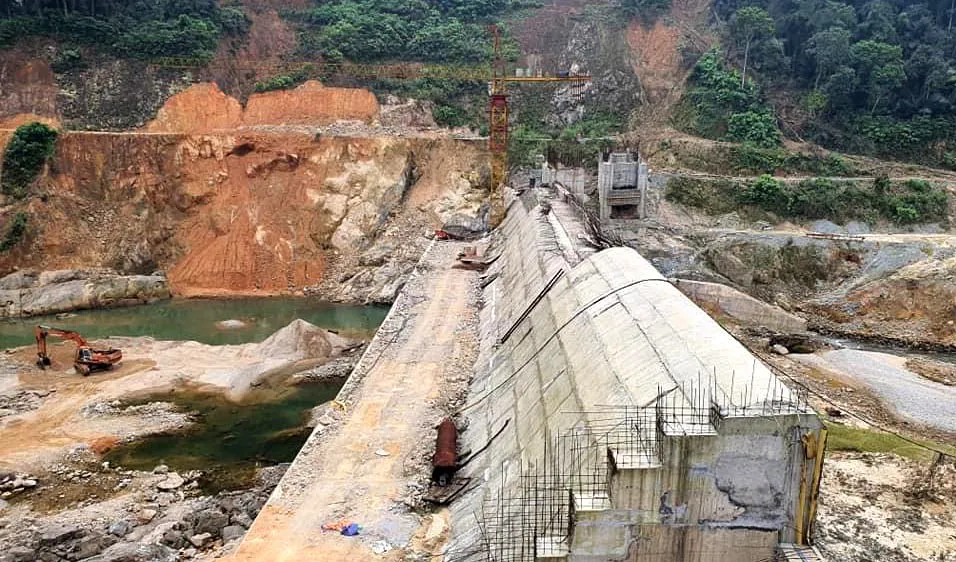 Công trình đập ngăn Thủy điện Rào Trăng 3 trước nỗi lo trong mùa mưa bão 2021, do chưa được cấp phép thi công các hạng mục còn lại