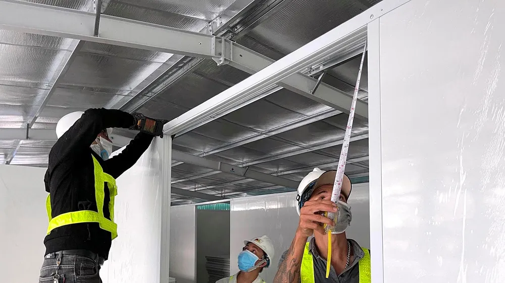 Tất bật ở các bệnh viện dã chiến điều trị Covid-19