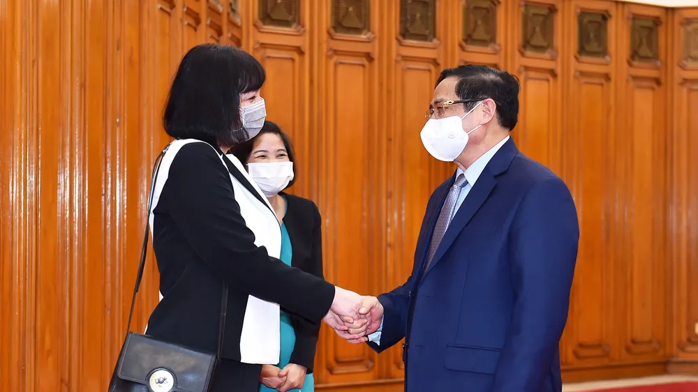 Thủ tướng Chính phủ Phạm Minh Chính và Đại sứ Romania Cristina Romila. Ảnh: VGP