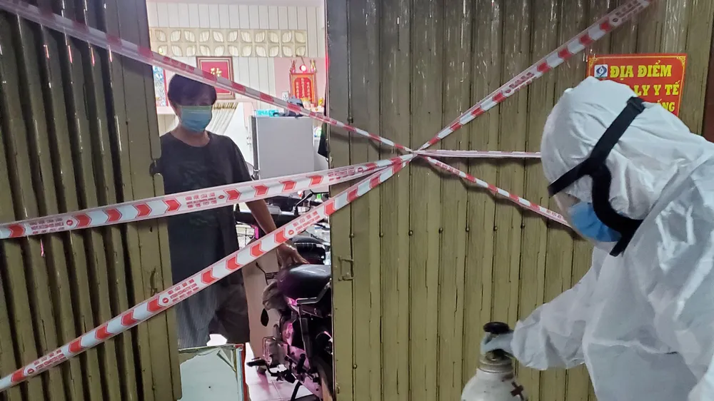 Bình oxy được nhóm của anh Huy đem đến tận nhà bệnh nhân