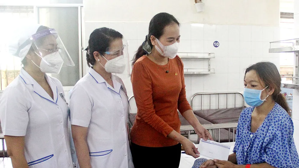 Đến với những hoàn cảnh ngặt nghèo