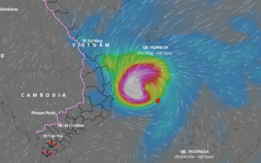 Bão số 9 giật cấp 17, cách Bình Định - Phú Yên khoảng 200km
