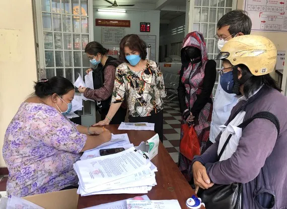 Quỹ BHYT thanh toán chi phí cho người mắc Covid-19 ra sao?
