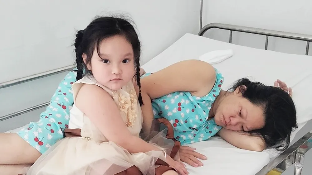 Chị Hiền và con gái