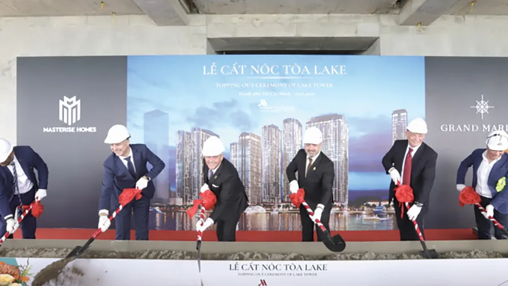 Grand Marina, Saigon cất nóc tòa tháp căn hộ Marriott đầu tiên