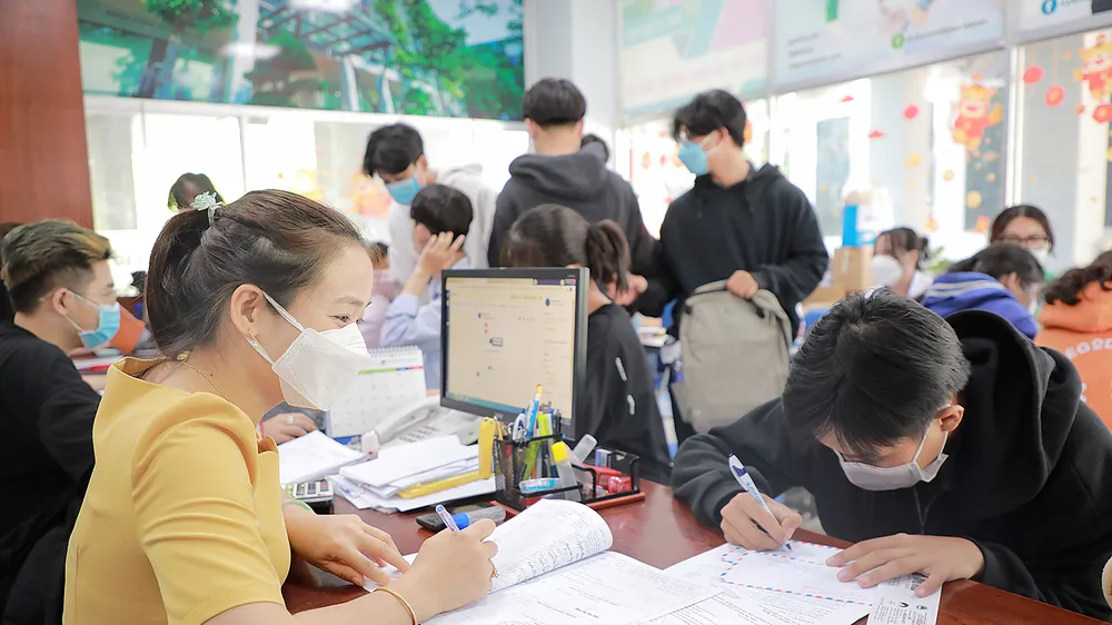 Thí sinh đăng ký xét tuyển học bạ tại Trường Đại học Công nghiệp Thực phẩm TPHCM