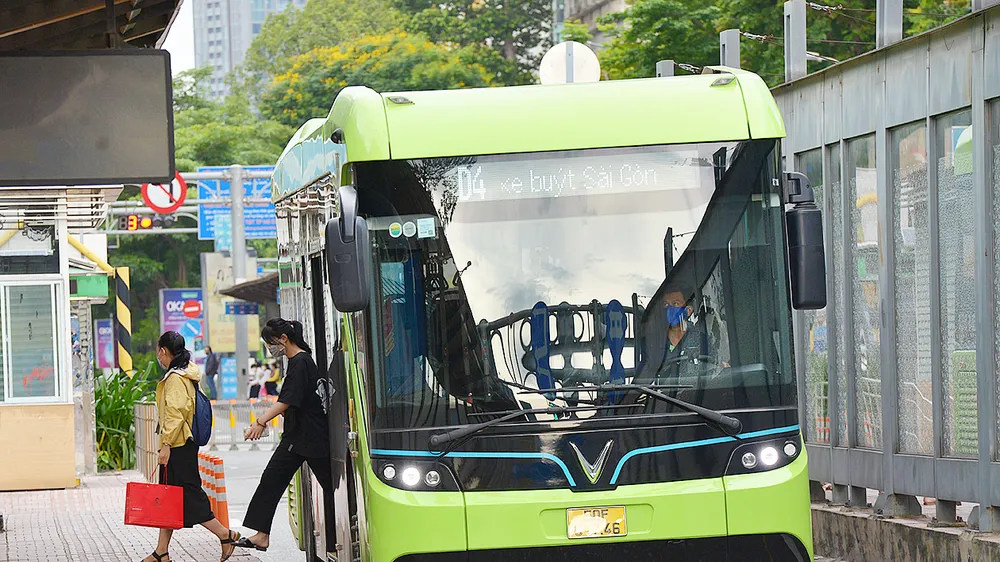 Xe buýt điện hoạt động tại TPHCM