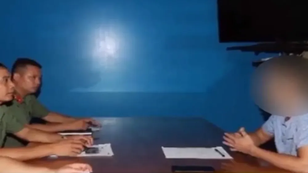Nguyễn Kiên Quyết tại cơ quan công an. Ảnh: VTV