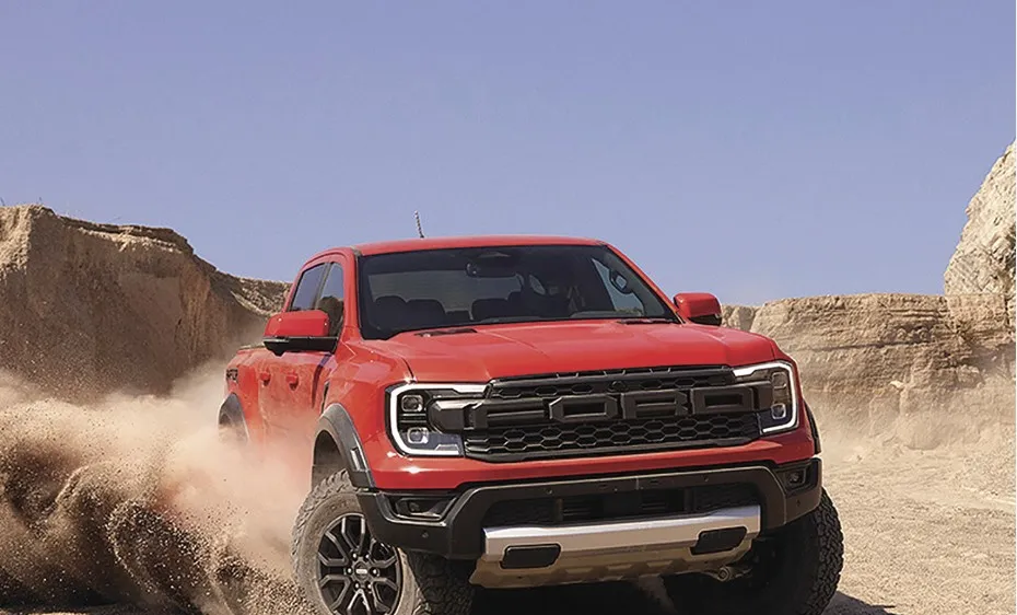 Ranger Raptor thế hệ mới kết hợp khả năng vận hành off-road vượt trội với hiệu suất của động cơ Turbo Diesel