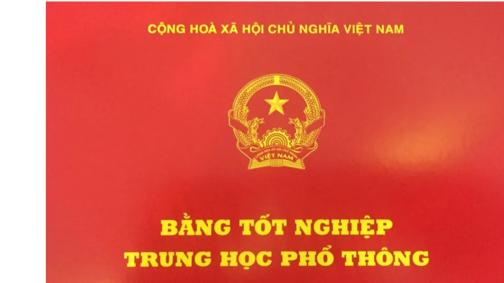 Thu bằng tốt nghiệp THPT của 2 lãnh đạo ở Sóc Sơn (Hà Nội) 