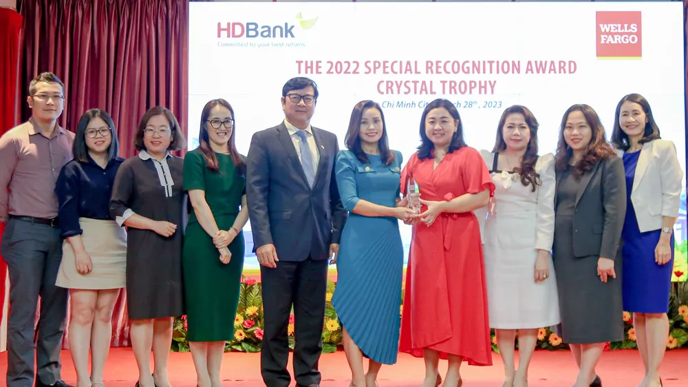 HDBank nhận giải thưởng đặc biệt chất lượng thanh toán quốc tế xuất sắc do Wells Fargo trao tặng 