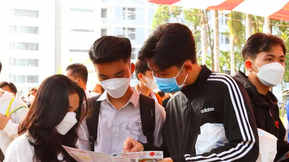 Hoạt động tư vấn tuyển sinh tại Trường Đại học Cần Thơ năm 2023