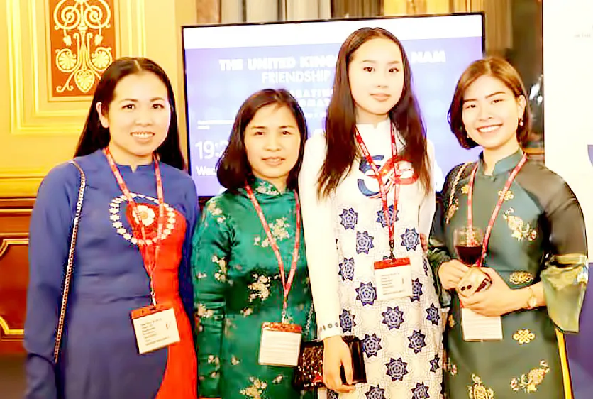 Cô thủ lĩnh nhỏ và “ngân hàng CV”